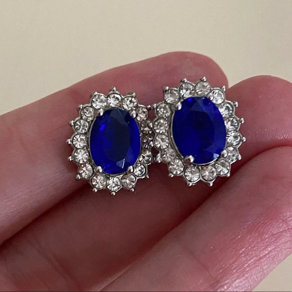 VINTAGE BLUE RHINESTONE OVAL POST STUD EARRINGS FAUX STONES